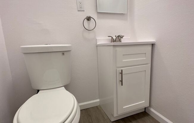 2 beds, 1.5 baths, 900 sqft, $2,150, Unit 11