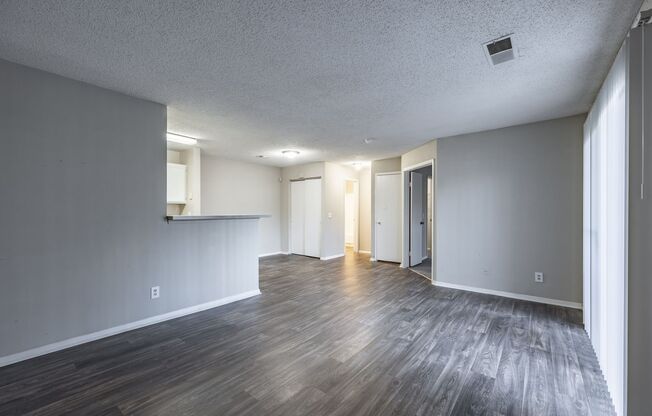 1 bed, 1 bath, 707 sqft, $1,100, Unit I15