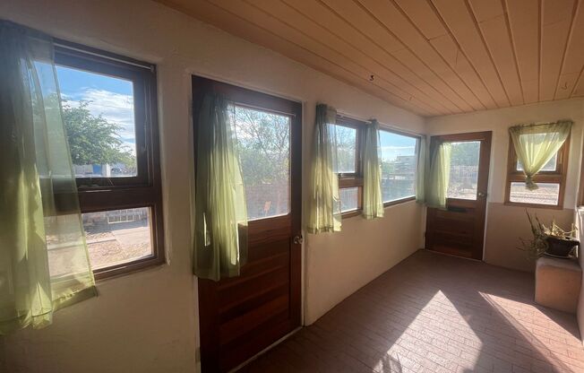 Pleasant 2 Bedroom 1 Bathroom Home In The Monkbridge Gardens Neighborhood!