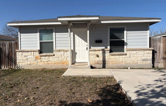 3 bedroom, 2 bath with no carpet in a cul-de-sac street!