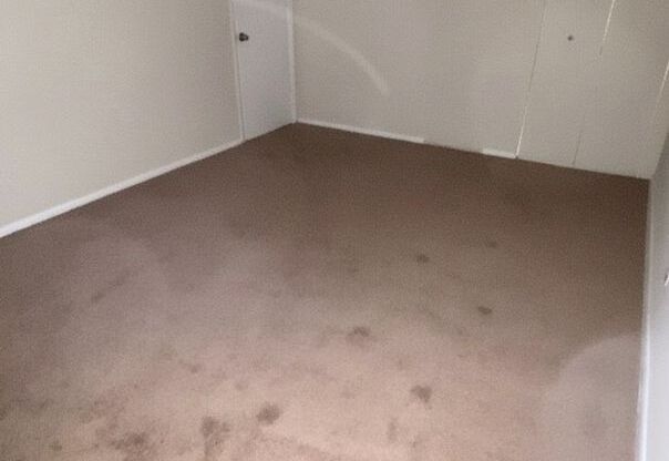 2 beds, 1 bath, 900 sqft, $1,450, Unit B211