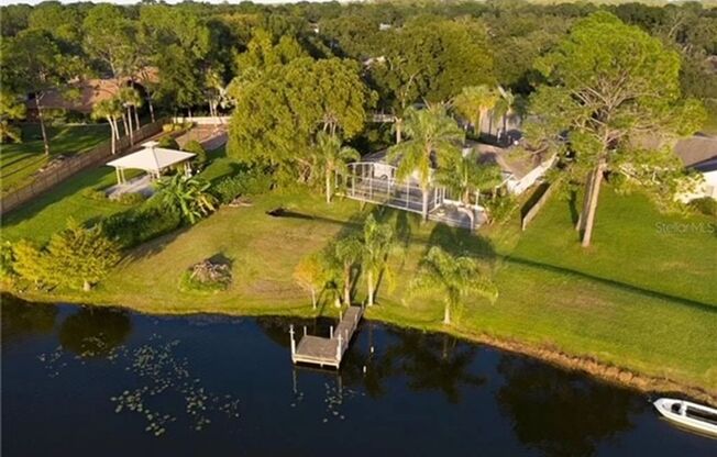 3/2 with POOL on LAKE with private dock! Fully furnished! AVALIABLE NOW!
