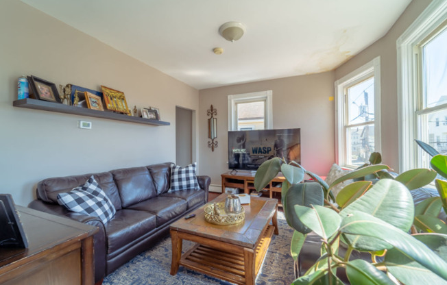 165 RIV AVE