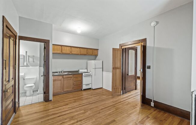 1 bed, 1 bath, $1,225, Unit Unit 6