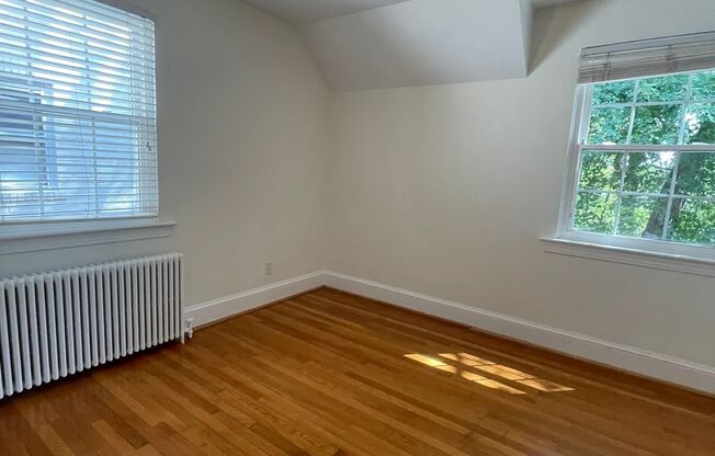 4 beds, 2.5 baths, $5,750
