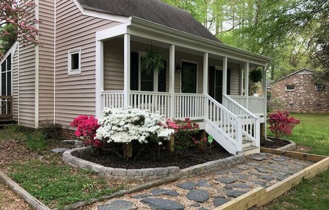 Cozy West Lake Hills Home