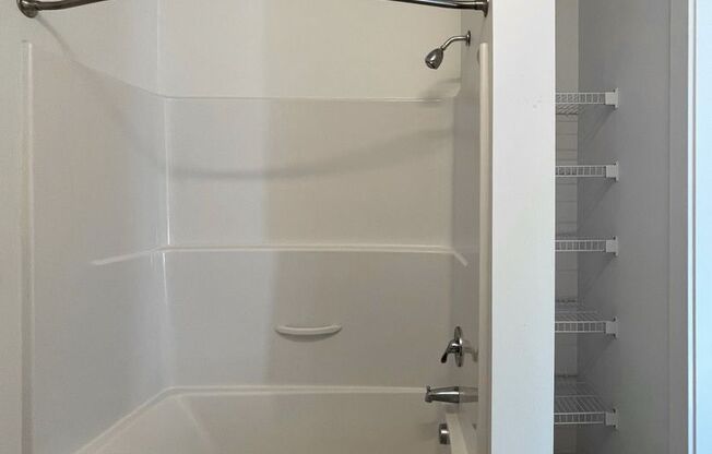 1 bed, 1 bath, 637 sqft, $2,295, Unit 705