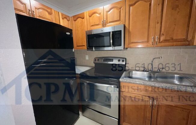 2 beds, 2 baths, 827 sqft, $1,995, Unit 551