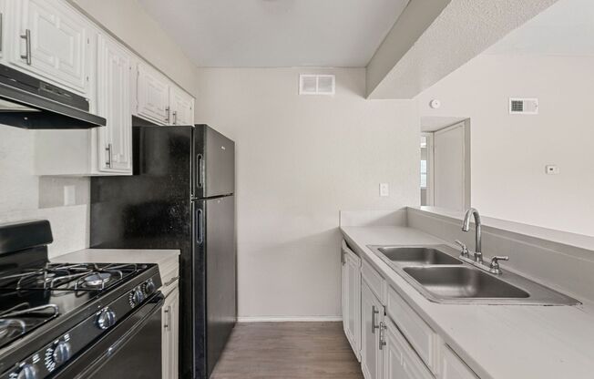 2 beds, 2 baths, 982 sqft, $1,099, Unit 218