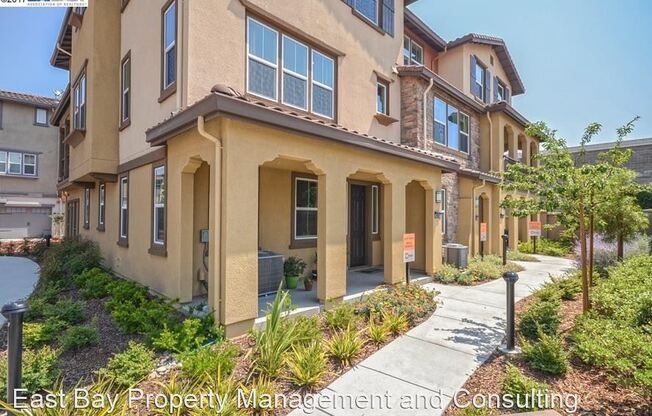 $4,390 / 4 BR STUNNING 2017 MODEL HOME FOR RENT IN ARDENWOOD AREA OF FREMONT