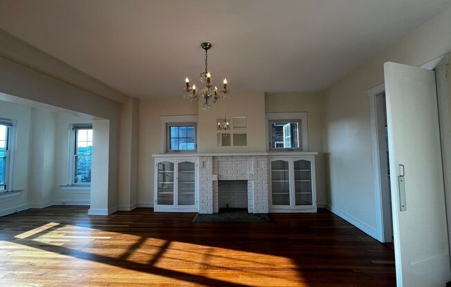 1 bed, 1 bath, 572 sqft, $1,510, Unit Old King Edward 66