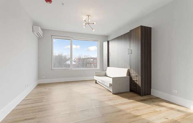 Studio, 1 bath, 360 sqft, $1,650, Unit 304