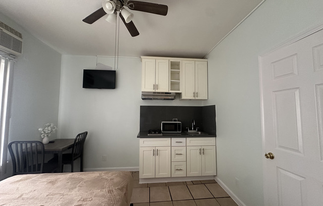 Studio, 1 bath, 132 sqft, $994.58, Unit 307