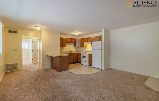 2 beds, 1 bath, 834 sqft, $840, Unit 03