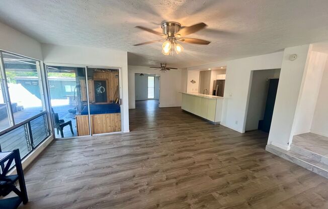 Modern Coastal Oasis: 1 Bedroom, 1 Bath All-Inclusive Retreat in Hawaii Kai