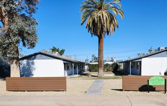 1710-1714 West Glenrosa Ave