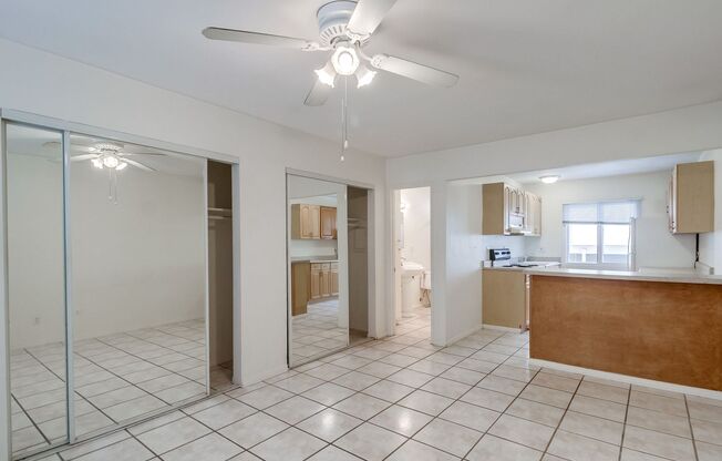 Studio, 1 bath, 420 sqft, $1,825, Unit 4