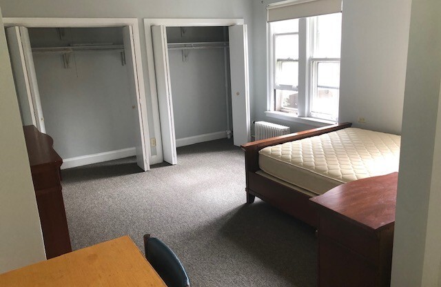 3 beds, 2 baths, 1,200 sqft, $1,998, Unit 160