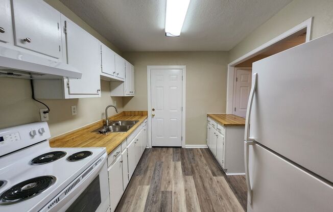 3 beds, 1 bath, $1,295