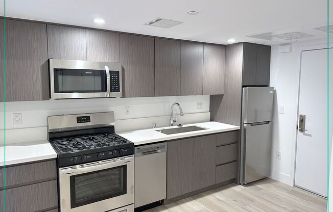Studio, 1 bath, 538 sqft, $1,900, Unit 306
