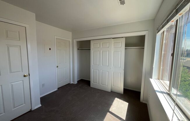 $500 OFF MOVE IN SPECIAL-  2BD/2BA with in unit washer/dryer