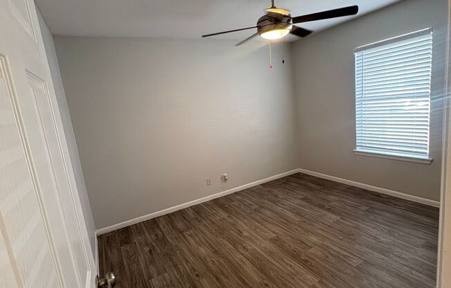 2 beds, 2 baths, 931 sqft, $1,450, Unit 13-1302