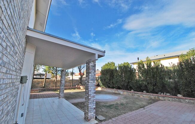 3 beds, 2.5 baths, $1,915