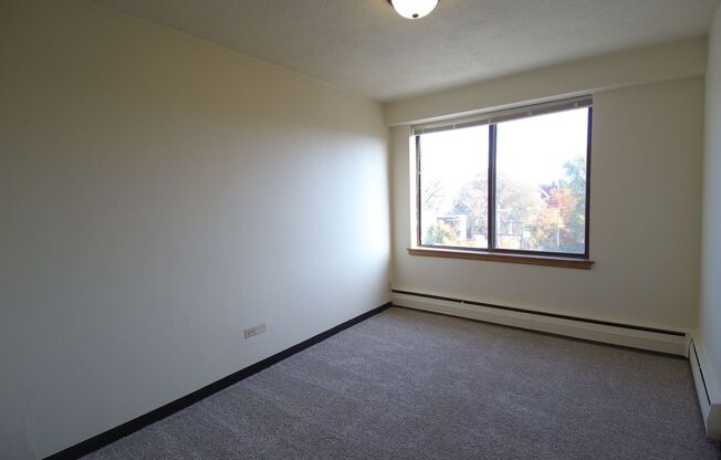 2 beds, 1.5 baths, 835 sqft, $1,595, Unit 608