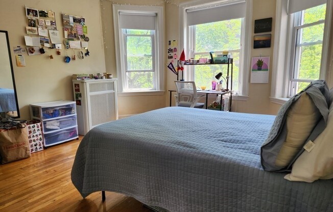 3 beds, 1 bath, 1,087 sqft, $4,500, Unit 6