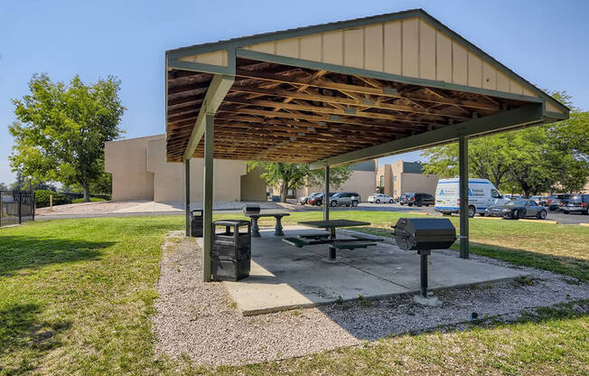 shelter house and tables at mesa gardens