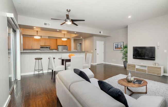 6462 Woodley Ave Residences