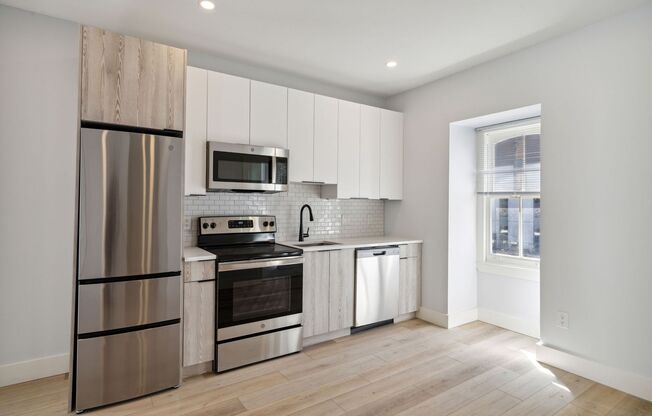 Studio, 1 bath, 400 sqft, $1,700, Unit 21