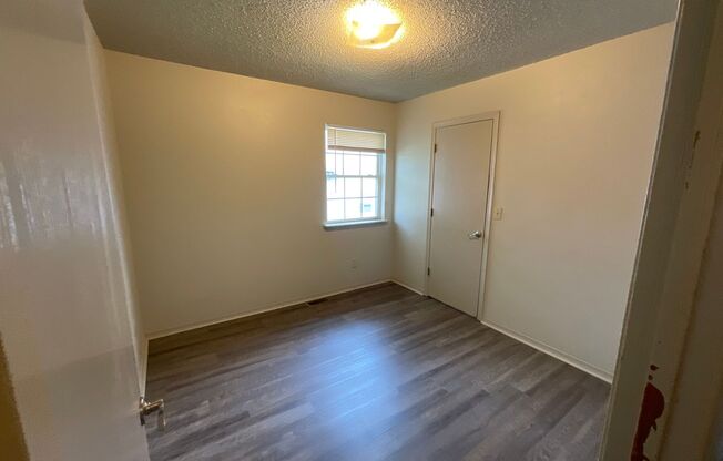 3 beds, 1 bath, $1,200