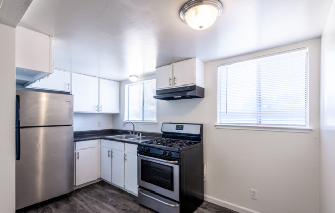 1 bed, 1 bath, 850 sqft, $1,375, Unit 120