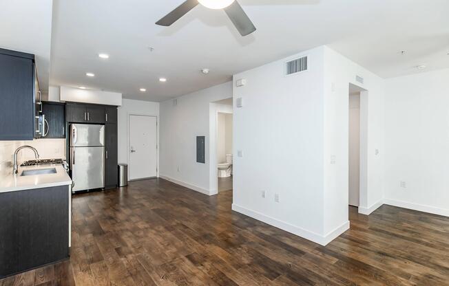 Studio, 1 bath, 631 sqft, $2,999