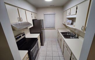 2 beds, 1 bath, $1,350