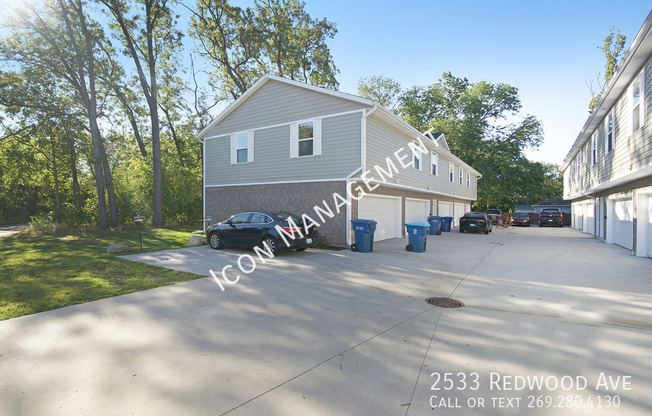 2533 REDWOOD AVE