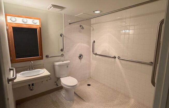 1 bed, 1 bath, 750 sqft, $1,145, Unit 133W
