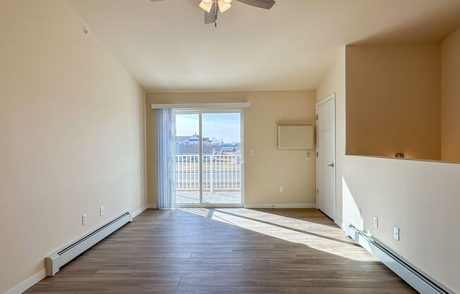 2 beds, 1 bath, 1,032 sqft, $1,350, Unit RO 10101-43
