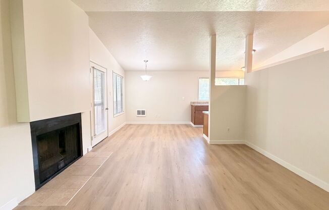 One Month Free! Modernized Lake Oswego 2 Bedroom Condo, Great Storage, Pool, Most Utilities Included!