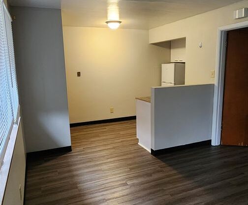 1 bed, 1 bath, 400 sqft, $625, Unit 02