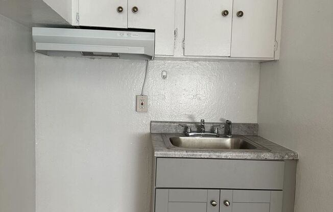 2344 E. 17th St - M
