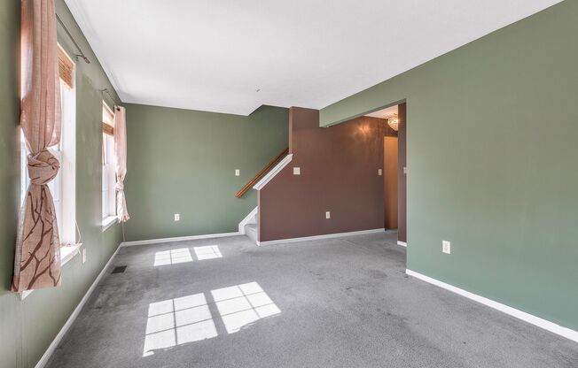 Amazing 3 BR/2 Full BA & 2 Half BA Townhome in Oxon Hill!
