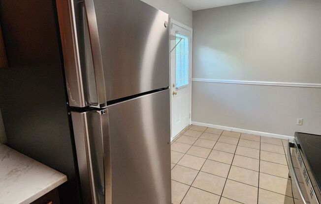 Remodeled townhouse in between Kernersville and Winston-Salem and near Salem Lake