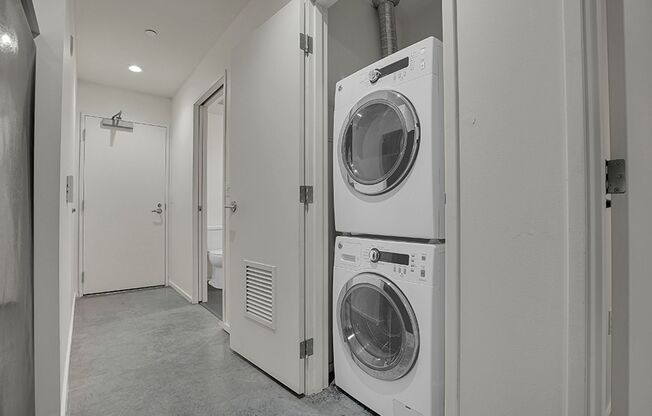 1 bed, 1 bath, 460 sqft, $1,350, Unit 261-403