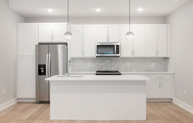 2 beds, 2 baths, $1,750, Unit 100