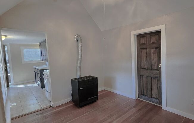 24.5 Waltham Avenue