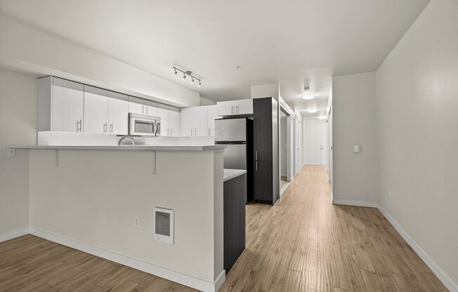 1 bed, 1 bath, 809 sqft, $2,025, Unit 109