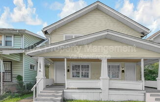 1085 E 17