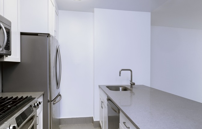 1 bed, 1 bath, $5,295, Unit 10E